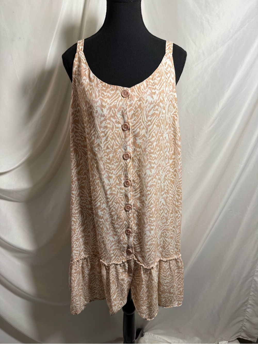 272) Tribal Beige & White Printed Sleeveless Button Front Dress - Picture 2 of 9